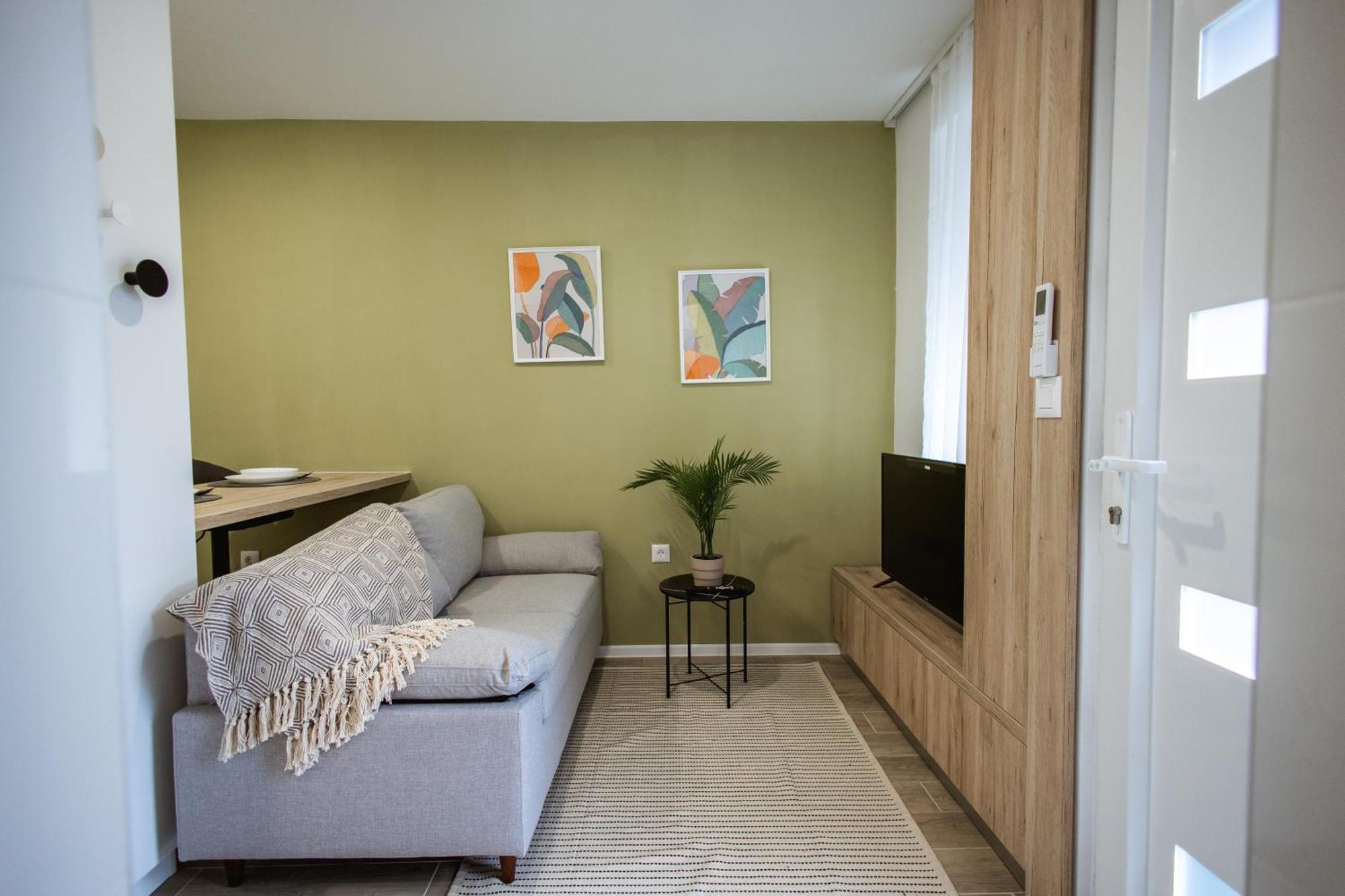 Cozy Studio Apartment In Osijek - Self Check In Екстер'єр фото